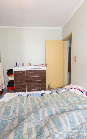Casa à venda com 180m², 3 quartos e 3 vagas Casa à venda com 180m², 3 quartos e 3 vagasQuarto 1