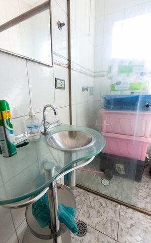 Casa à venda com 180m², 3 quartos e 3 vagas Casa à venda com 180m², 3 quartos e 3 vagasBanheiro