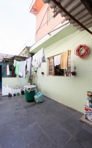 Casa à venda com 180m², 3 quartos e 3 vagas Casa à venda com 180m², 3 quartos e 3 vagasGaragem