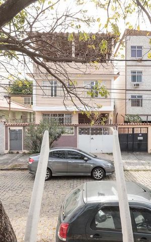 Casa à venda com 220m², 3 quartos e 5 vagas Casa à venda com 220m², 3 quartos e 5 vagasVista Quintal