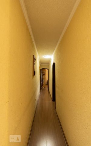 Casa para alugar com 211m², 3 quartos e 5 vagas Casa para alugar com 211m², 3 quartos e 5 vagasCorredor