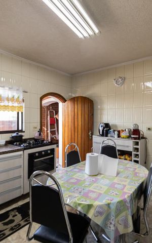 Casa para alugar com 211m², 3 quartos e 5 vagas Casa para alugar com 211m², 3 quartos e 5 vagasCozinha