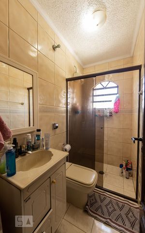 Casa para alugar com 211m², 3 quartos e 5 vagas Casa para alugar com 211m², 3 quartos e 5 vagasBanheiro Social