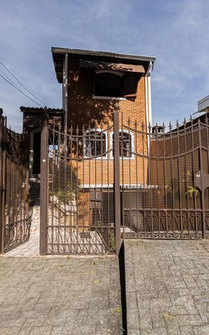 Casa para alugar com 211m², 3 quartos e 5 vagas Casa para alugar com 211m², 3 quartos e 5 vagasFachada