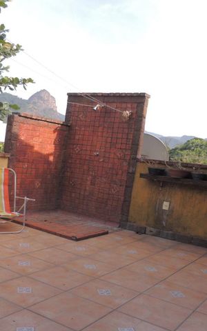 Casa à venda com 240m², 3 quartos e sem vagaÁrea comum