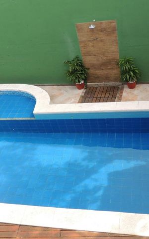 Casa à venda com 240m², 3 quartos e sem vagaPiscina