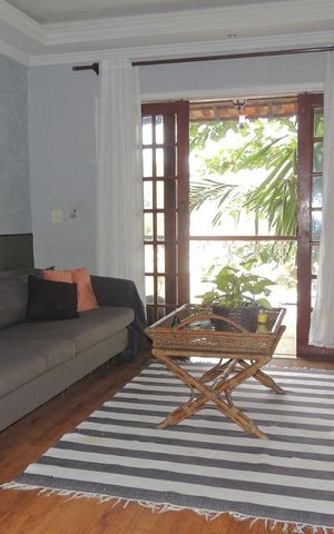 Casa à venda com 240m², 3 quartos e sem vagaSala