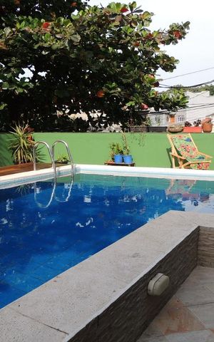 Casa à venda com 240m², 3 quartos e sem vagaPiscina