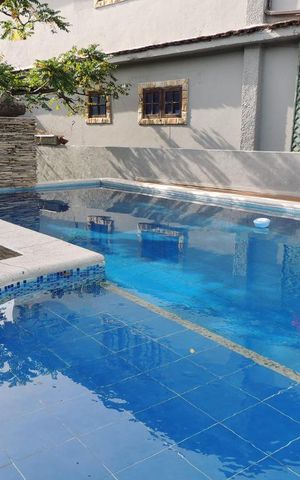 Casa à venda com 240m², 3 quartos e sem vagaPiscina
