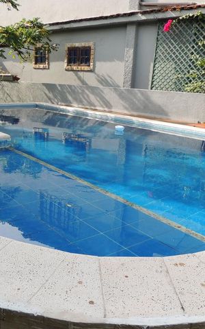 Casa à venda com 240m², 3 quartos e sem vagaPiscina