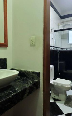 Casa para alugar com 296m², 5 quartos e 4 vagasBanheiro Social 2