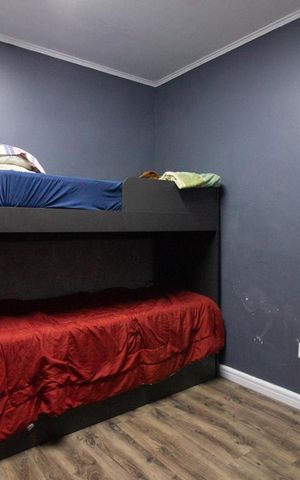 Casa à venda com 300m², 3 quartos e 4 vagas Casa à venda com 300m², 3 quartos e 4 vagasSuíte 2