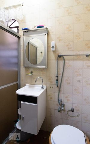 Casa à venda com 300m², 3 quartos e 4 vagas Casa à venda com 300m², 3 quartos e 4 vagasBanheiro da Suíte 2