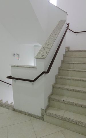 Apartamento para alugar com 105m², 2 quartos e 2 vagasEscada