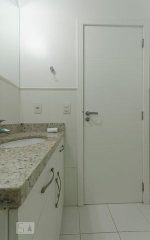 Apartamento para alugar com 105m², 2 quartos e 2 vagasBanheiro da Suíte
