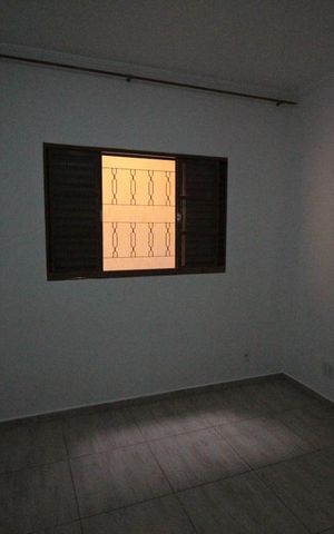 Casa para alugar com 150m², 2 quartos e 2 vagasQuarto 1