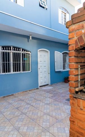 Casa à venda com 365m², 8 quartos e 5 vagas Casa à venda com 365m², 8 quartos e 5 vagasQuintal com Churrasqueira - Casa 2