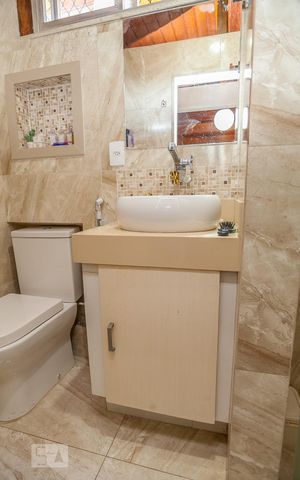 Apartamento à venda com 177m², 4 quartos e 1 vaga Apartamento à venda com 177m², 4 quartos e 1 vagaBanheiro de Serviço
