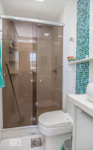 Apartamento à venda com 177m², 4 quartos e 1 vaga Apartamento à venda com 177m², 4 quartos e 1 vagaBanheiro da Suíte