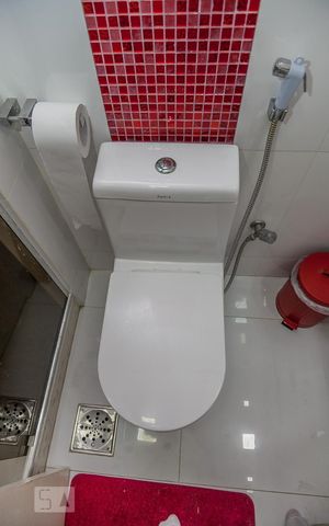Apartamento à venda com 177m², 4 quartos e 1 vaga Apartamento à venda com 177m², 4 quartos e 1 vagaBanheiro Social