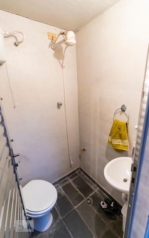 Casa à venda com 245m², 6 quartos e 3 vagasBanheiro de serviço