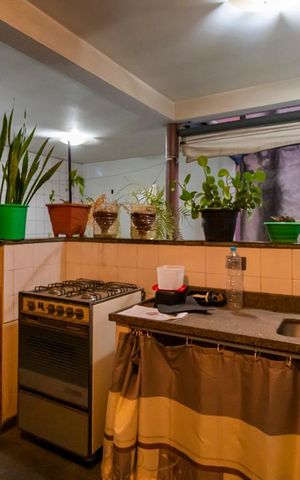 Casa à venda com 245m², 6 quartos e 3 vagasFundos