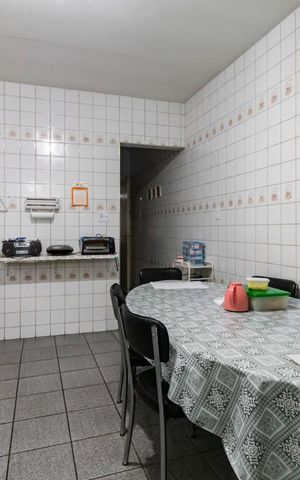 Casa à venda com 245m², 6 quartos e 3 vagasCozinha