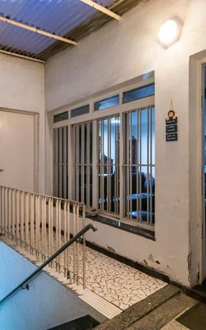 Casa à venda com 245m², 6 quartos e 3 vagasEntrada