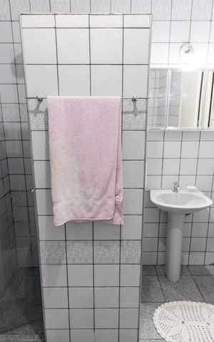 Casa à venda com 245m², 6 quartos e 3 vagasBanheiro 2