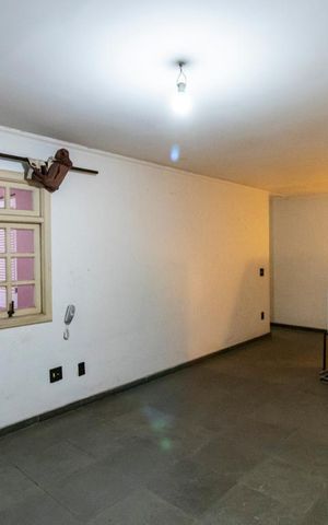 Casa à venda com 245m², 6 quartos e 3 vagasEdícula - Sala