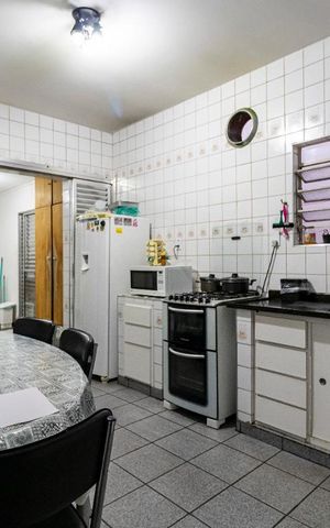 Casa à venda com 245m², 6 quartos e 3 vagasCozinha
