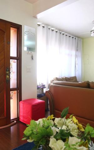 Casa para alugar com 210m², 5 quartos e 7 vagasSala