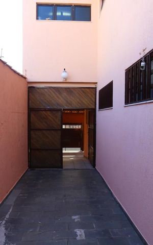 Casa para alugar com 210m², 5 quartos e 7 vagasCorredor Lateral