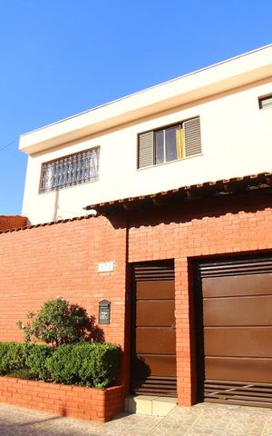 Casa para alugar com 210m², 5 quartos e 7 vagasFachada da Casa