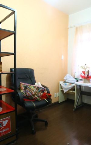 Casa para alugar com 210m², 5 quartos e 7 vagasEscritório