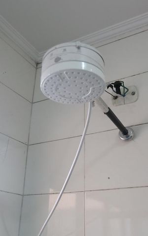 Casa para alugar com 210m², 5 quartos e 7 vagasBanheiro da Suíte - Chuveiro