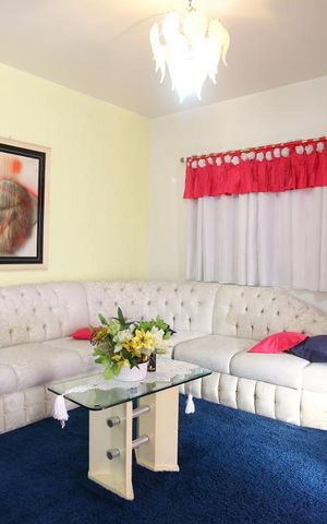 Casa para alugar com 210m², 5 quartos e 7 vagasSala