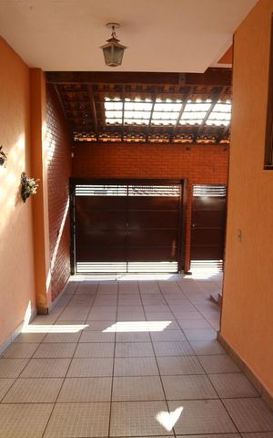 Casa para alugar com 210m², 5 quartos e 7 vagasCorredor Lateral