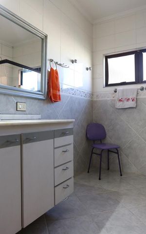 Casa para alugar com 210m², 5 quartos e 7 vagasBanheiro da Suíte