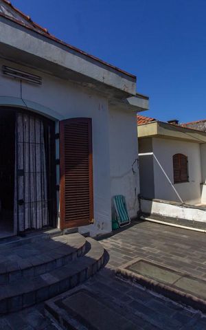 Casa à venda com 143m², 2 quartos e 2 vagas Casa à venda com 143m², 2 quartos e 2 vagasVaranda Quarto 2 - Suíte