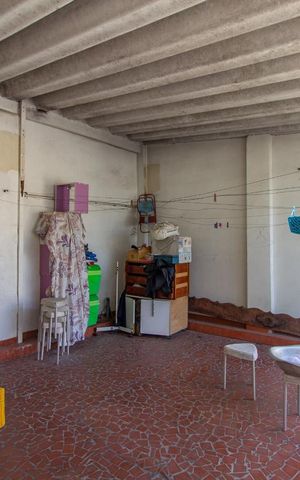 Casa à venda com 143m², 2 quartos e 2 vagas Casa à venda com 143m², 2 quartos e 2 vagasEdícula/Terraço