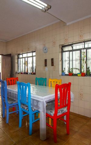 Casa à venda com 143m², 2 quartos e 2 vagas Casa à venda com 143m², 2 quartos e 2 vagasCozinha
