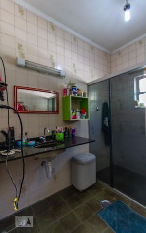 Casa à venda com 143m², 2 quartos e 2 vagas Casa à venda com 143m², 2 quartos e 2 vagasBanheiro Social