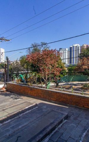 Casa à venda com 143m², 2 quartos e 2 vagas Casa à venda com 143m², 2 quartos e 2 vagasVaranda Quarto 2 - Suíte
