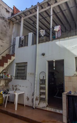 Casa à venda com 143m², 2 quartos e 2 vagas Casa à venda com 143m², 2 quartos e 2 vagasEdícula
