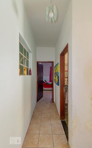 Casa à venda com 143m², 2 quartos e 2 vagas Casa à venda com 143m², 2 quartos e 2 vagasCorredor