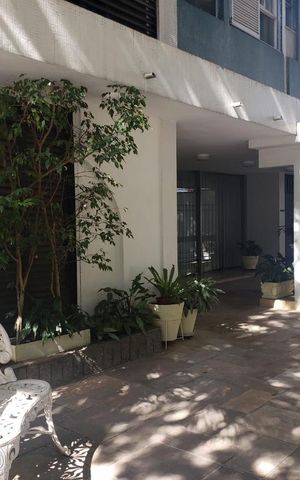Apartamento à venda com 103m², 3 quartos e 1 vaga Apartamento à venda com 103m², 3 quartos e 1 vagaFachada e portaria