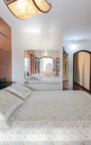 Casa à venda com 194m², 3 quartos e 3 vagasSuíte
