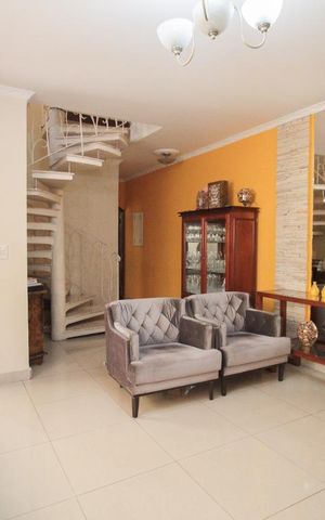 Casa à venda com 194m², 3 quartos e 3 vagasSala