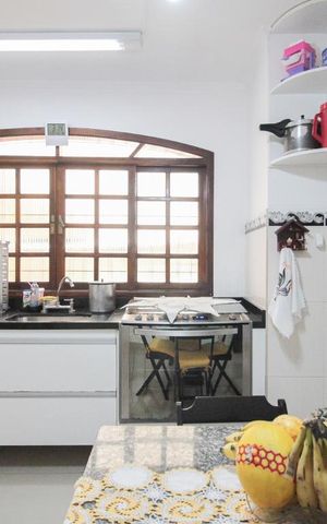 Casa à venda com 194m², 3 quartos e 3 vagasCozinha